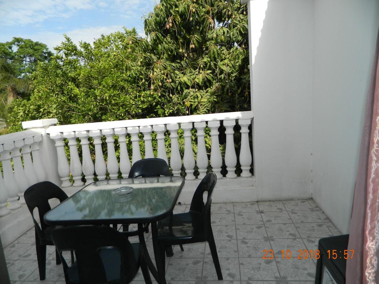 Upper Room Guest House Франсистаун Екстериор снимка