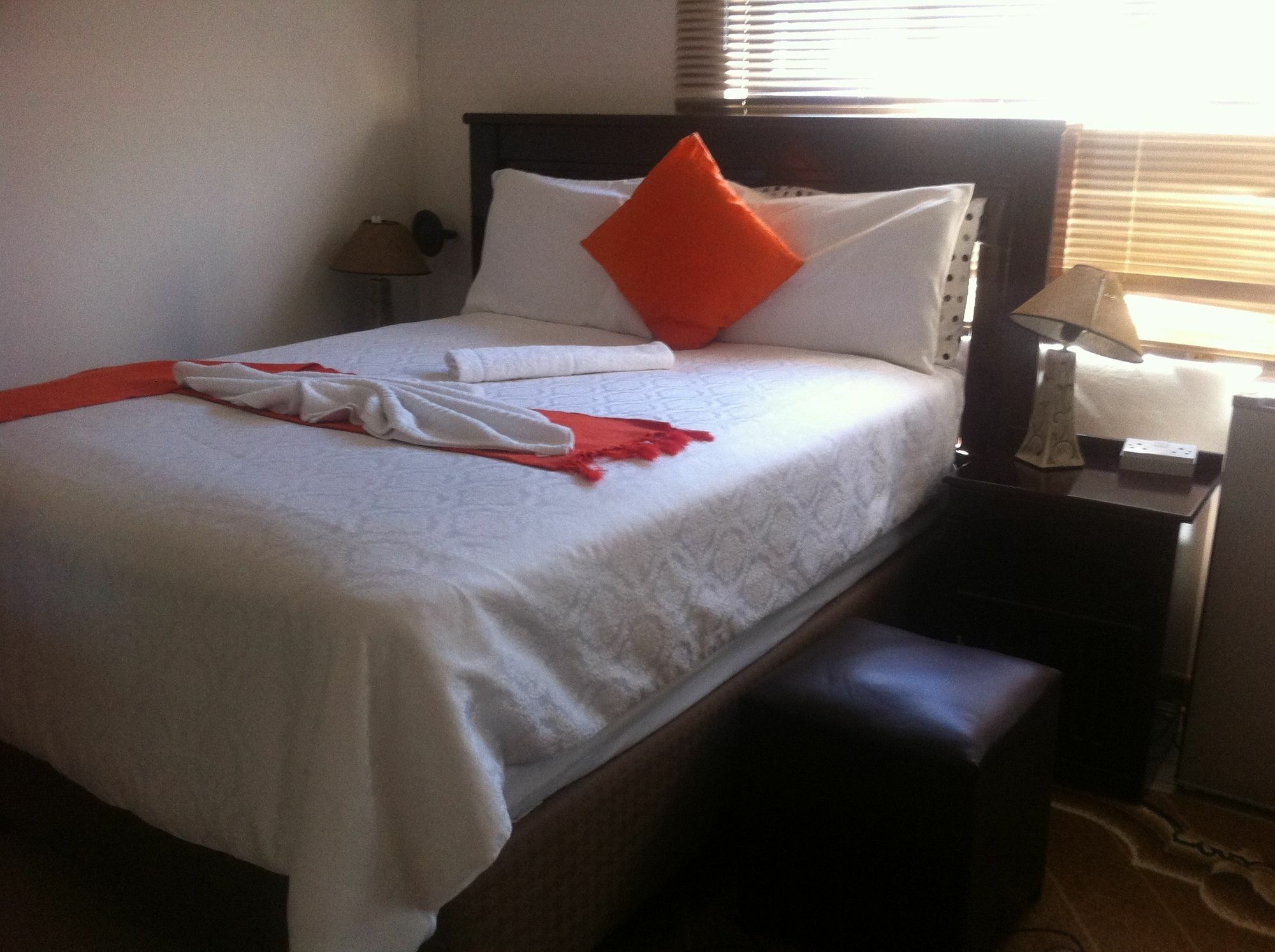 Upper Room Guest House Франсистаун Екстериор снимка