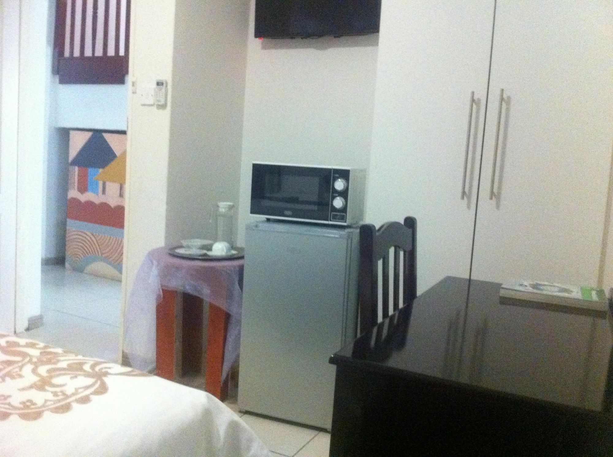 Upper Room Guest House Франсистаун Екстериор снимка