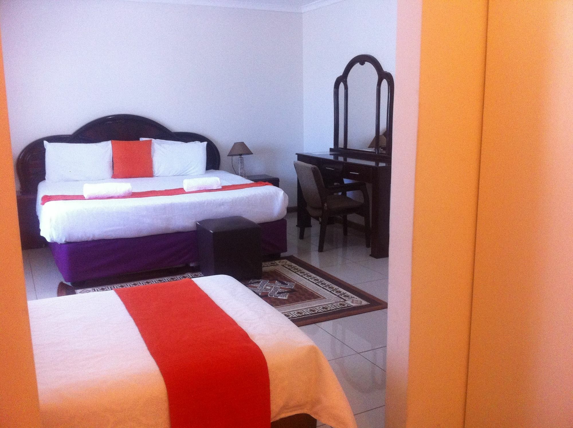 Upper Room Guest House Франсистаун Екстериор снимка
