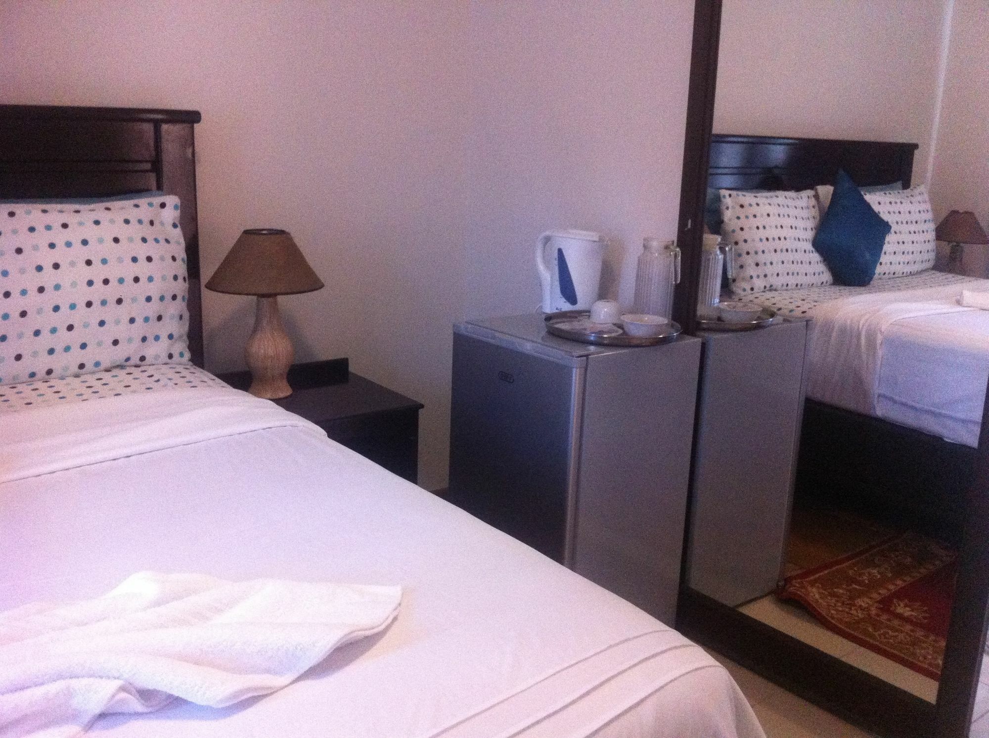 Upper Room Guest House Франсистаун Екстериор снимка