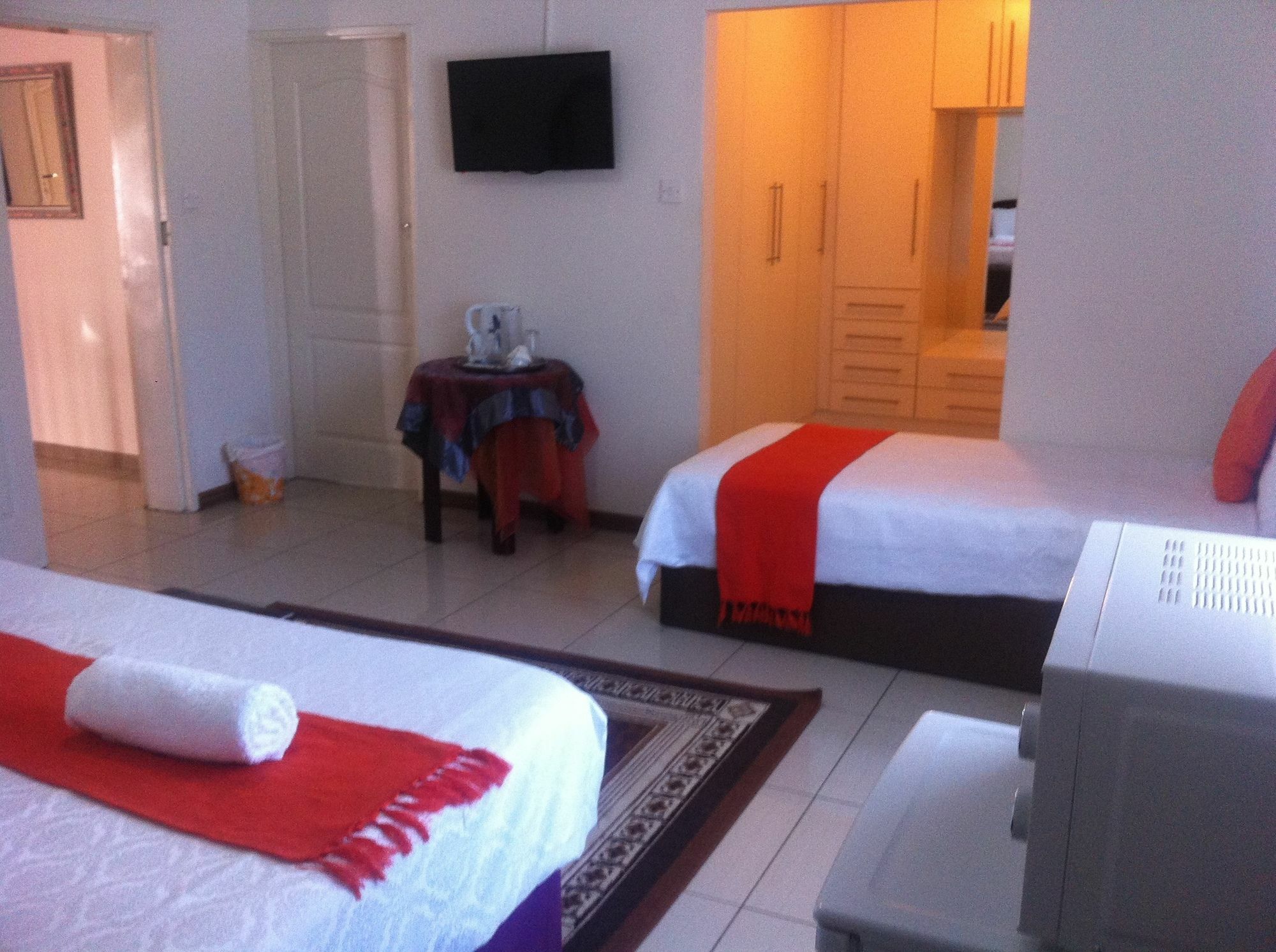 Upper Room Guest House Франсистаун Екстериор снимка